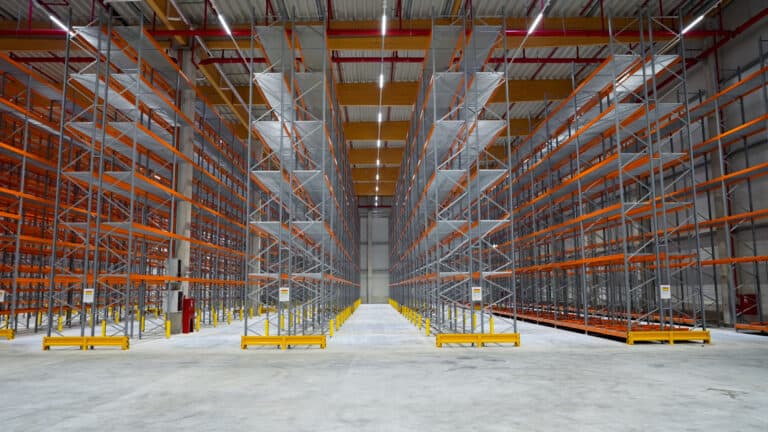 How to Choose the Best Type of Pallet Rack Wire Decking for Your Needs ...